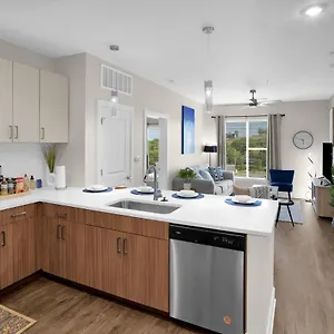 The Hendrix W/pool & Free Parking Apartment Nashville